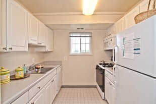 Dulles Glen Apartments