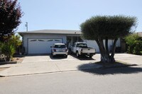 664-666 Chemeketa Dr Apartments