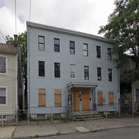 33-35 Hillman St Apartments