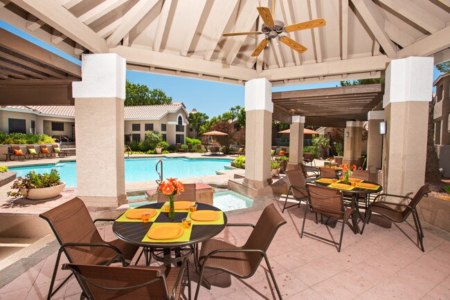 The Palisades At Paradise Valley Mall Apartments