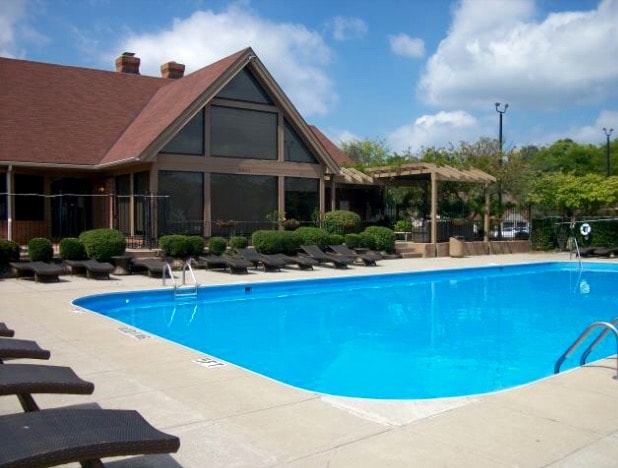 Lakeview Square Apartments