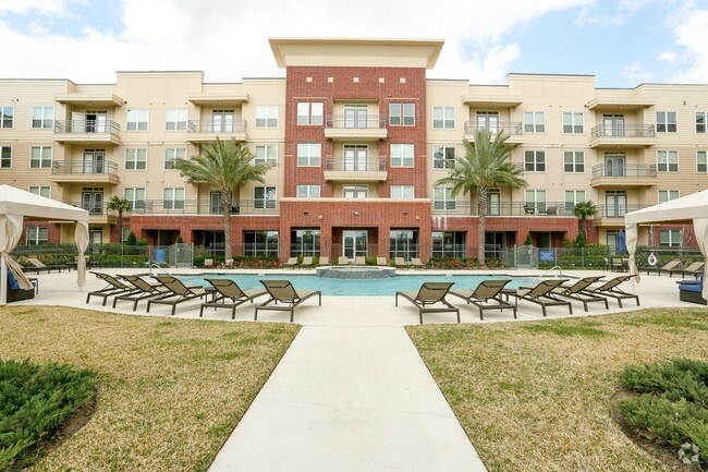 ARIUM City Lake Apartments