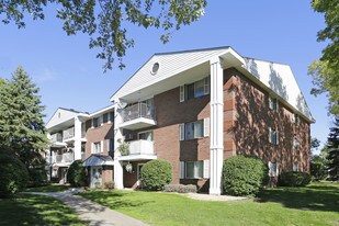 Colonial Estates Apartments