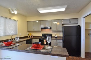 Mesa Del Oso Apartments