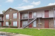 Chateau Glen Oaks Apartments