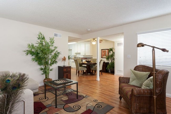 Pacific Palms Apartments in Anaheim, CA