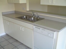 2684 Wilson Ave Redding CA Apartments