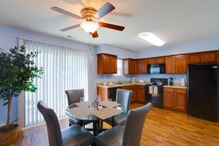 The Pointe at Harper's Mill Apartments