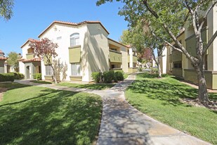 Parkway Townhomes Apartments