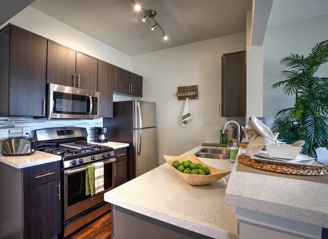 Waterstone at Metro Apartments