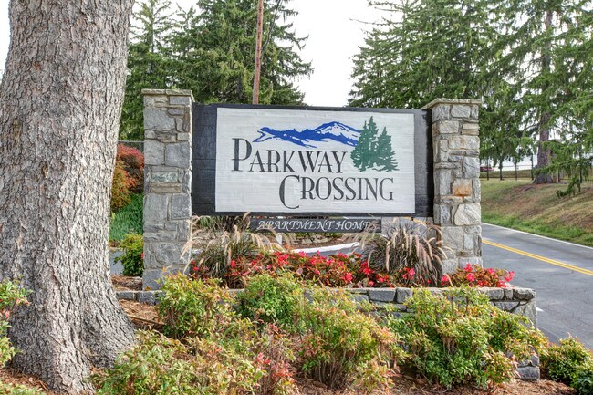 Parkway Crossing Apartments