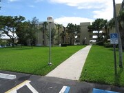 920 NE 199th St Miami FL Apartments