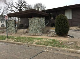 2100 18th Ave Rock Island IL Apartments