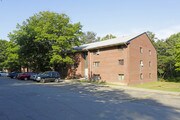 Colonial Oaks Apartments
