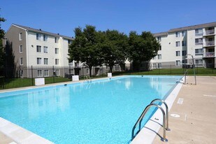 Knights Bridge II Apartments
