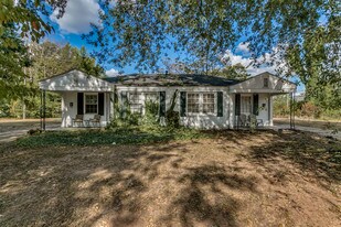 1903 Hackberry Ln Tuscaloosa AL Apartments