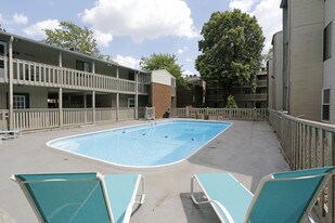 The Courtyard on Randolph Apartments
