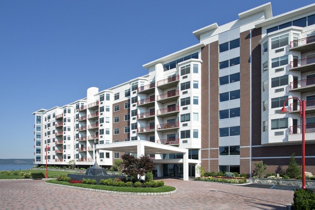 Harbor Square Apartments