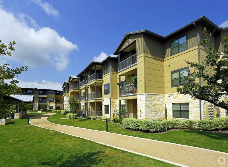 Platinum Shavano Oaks Apartments Rentals San Antonio, TX
