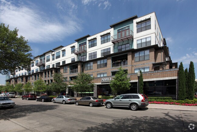AMLI Quadrangle Apartments