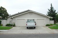 860 Seabury Dr Apartments