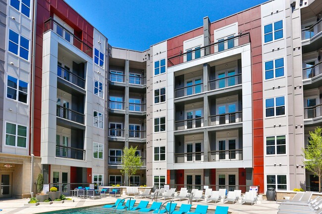 Circa Uptown Apartments