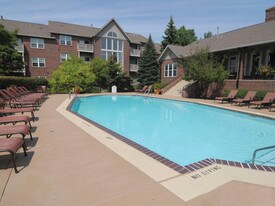 The Lakes of Schaumburg Apartments