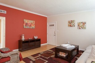 Pointe Pacific Apartments in Westminster, CA