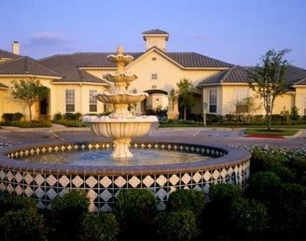Emery Bay at Lakepointe Apartments