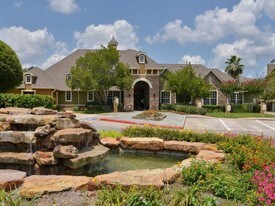 Hyde Park at Lake Wyndemere Apartamentos