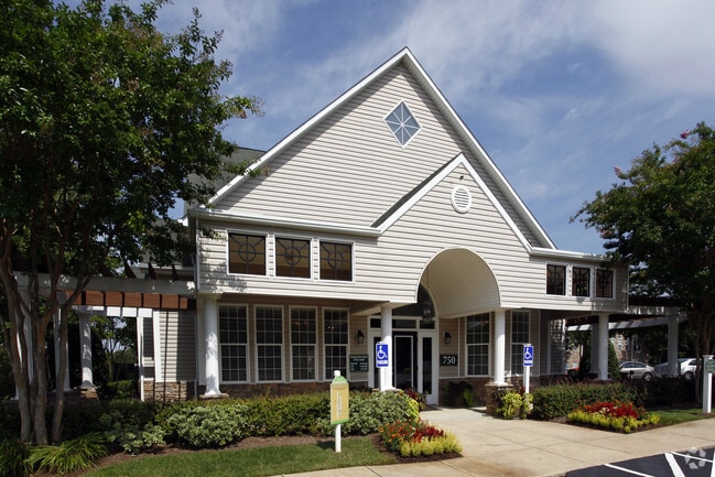 Summerlyn Place Apartments