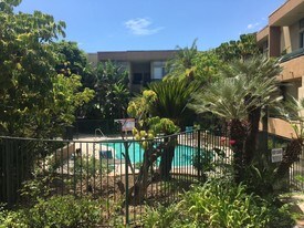 16812 Sherman Way Los Angeles CA Apartments
