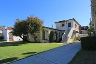 1136 N Maryland Ave Apartments
