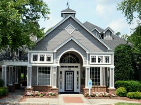 Crowne Club Apartments