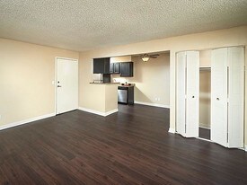 Stratford at Lowry Apartments