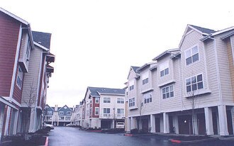 LionsGate South Apartments