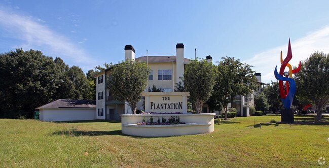 The Plantation at Lafayette Apartments