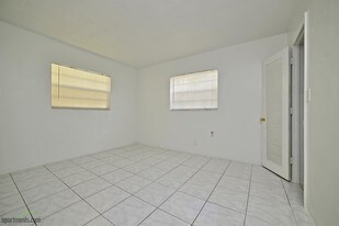 760 SW 8th St Pompano Beach FL Apartments