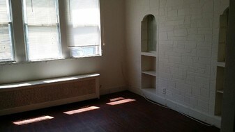 2954 Kensington Ave Philadelphia PA Apartments
