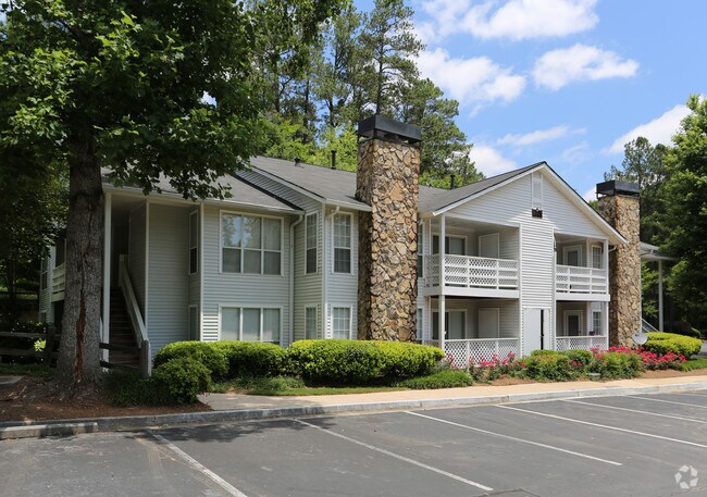 Glen Lake Apartments