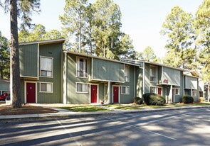 Woodstream Apartments