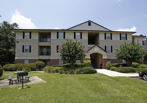 Lexington Crossing Apartments
