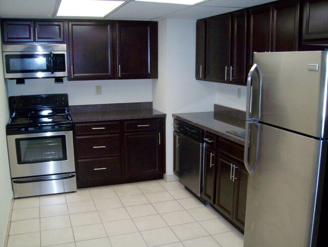 Laurel Village Apartments