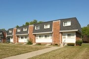 Riverside Manor Townhouses Apartments