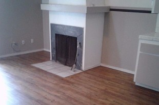 426 S Bridge St Visalia CA Apartments