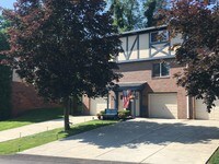 Walnut Ridge Townhomes Apartments
