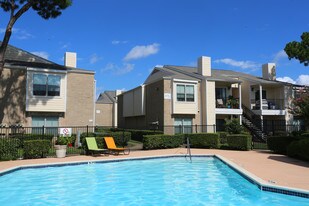 Hollyview Apartments