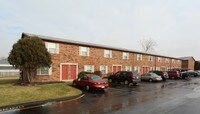Pinecrest Village Townhomes Apartments