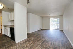 Evergreen on 47 Apartments