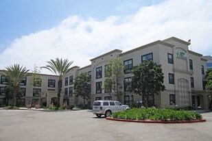 Furnished Studio – Orange County - Hunting... Apartments